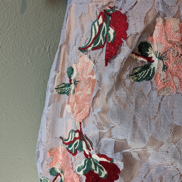Hope & Ivy Embroidered Lace Midi Dress Size 4 NWT - Picture 5 of 11